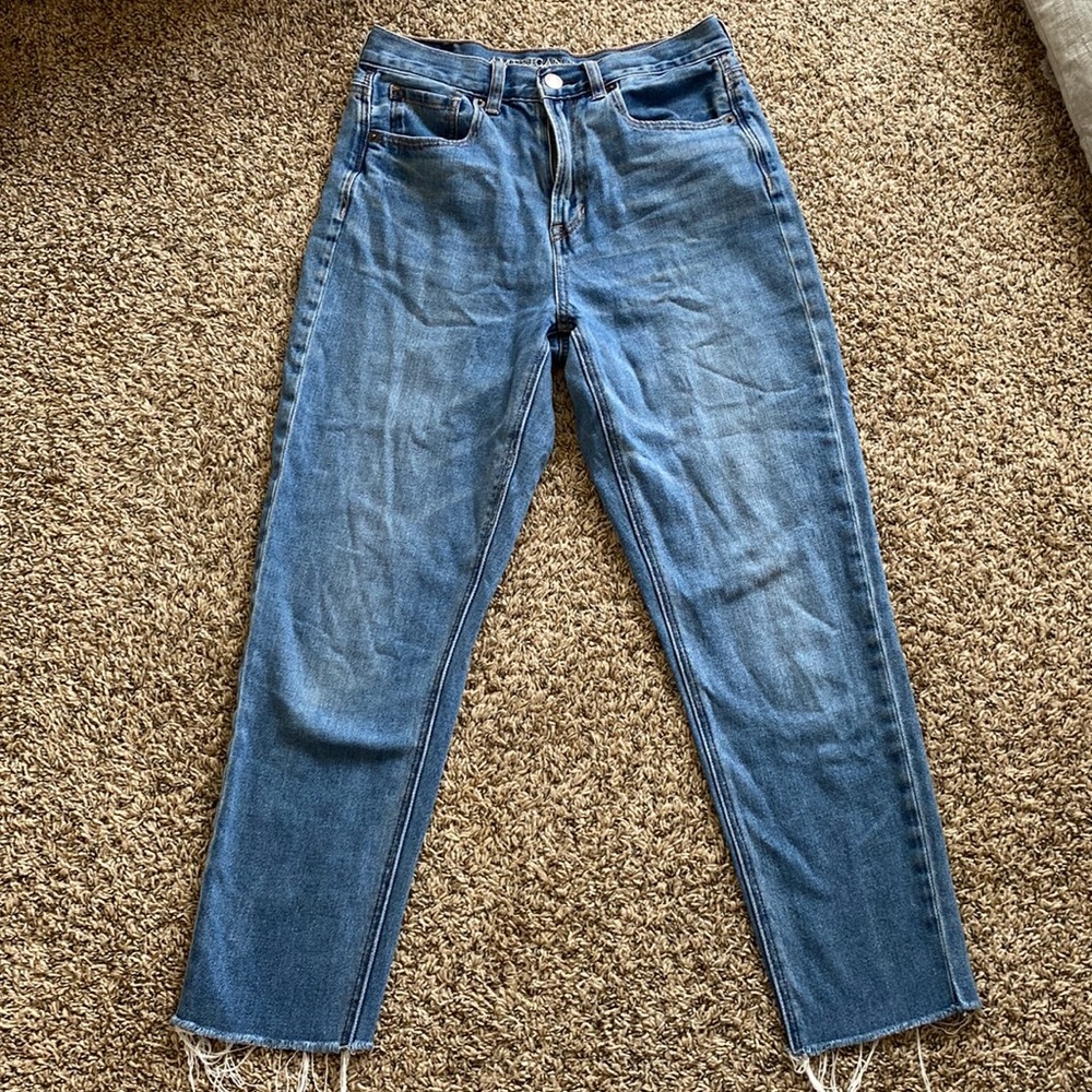 Like new high rise mom jeans too big for me